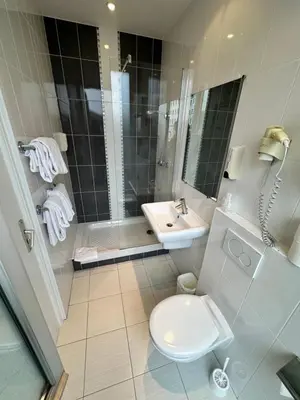 Salle de bains dans l'établissement Hotel Richmond Gare du Nord