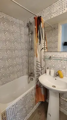 Salle de bains dans l'établissement Charming Parisian studio!