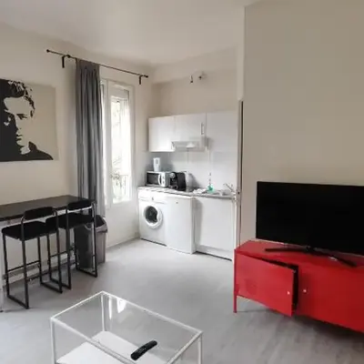 Charming Parisian studio!