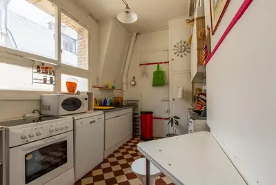 Cuisine ou kitchenette dans l'établissement Veeve - Balcony Bliss