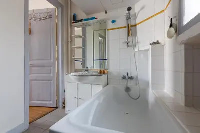 Salle de bains dans l'établissement Veeve - Balcony Bliss
