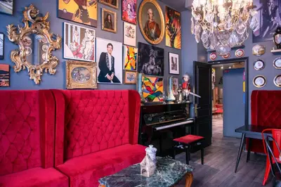 Coin salon dans l'établissement Hôtel de Roubaix