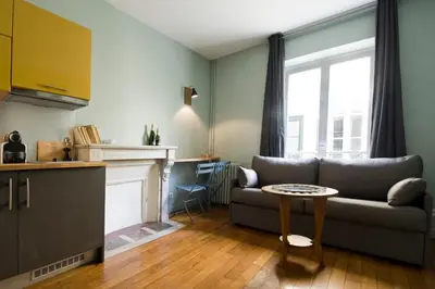 Cuisine ou kitchenette dans l'établissement Hôtel Helzear Montparnasse by Esteem
