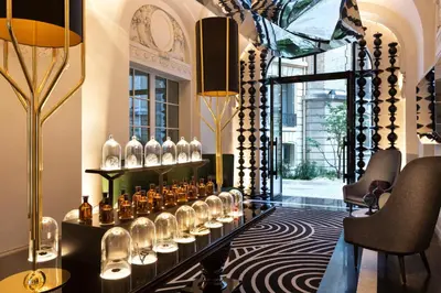 Coin salon dans l'établissement La Clef Champs-Élysées Paris by The Crest Collection