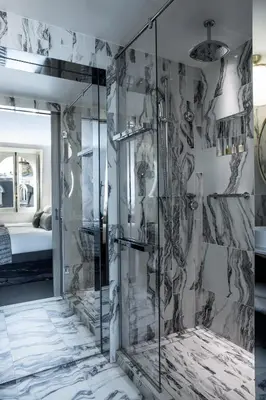 Salle de bains dans l'établissement La Clef Champs-Élysées Paris by The Crest Collection