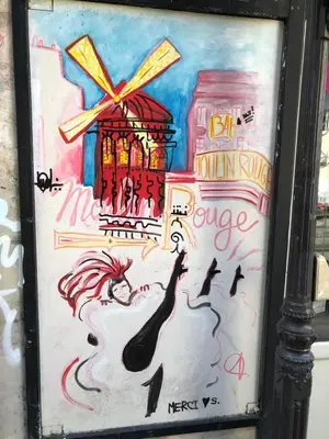 Plan de l'établissement Pigalle Montmartre - 2 minutes de la station Métro Pigalle - Studio de 25 m2 - 2 lits simples type gigogne pour 2 pers-Zone Très touristique - Cabaret Moulin Rouge à 200 m,Café Aux Noctambules,Cabaret chez Michou Restaurant Bouillon Pigalle,Théâtre de 10h