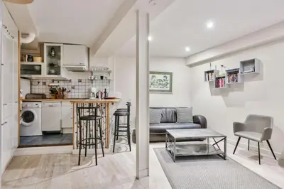 Cuisine ou kitchenette dans l'établissement Charming 2 Bedroom Apartment in the Heart of Paris