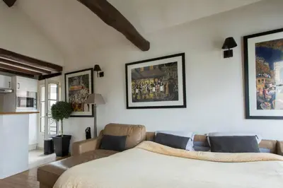 Un ou plusieurs lits dans un hébergement de l'établissement Luxurious Duplex - Top of Montmartre