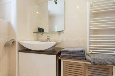Salle de bains dans l'établissement Luxurious Duplex - Top of Montmartre