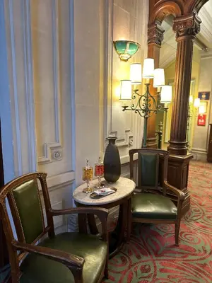 Coin salon dans l'établissement Hôtel Langlois