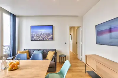Télévision ou salle de divertissement dans l'établissement 71 - Amazing Apartment in Le Marais