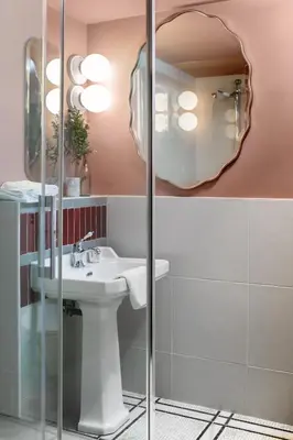 Salle de bains dans l'établissement La Planque Hotel