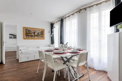 Télévision ou salle de divertissement dans l'établissement Loft Magenta Blue