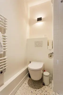 Salle de bains dans l'établissement Appt central avec balcon - Alésia - Montparnasse