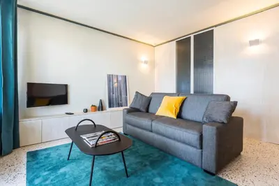 Télévision ou salle de divertissement dans l'établissement Appt central avec balcon - Alésia - Montparnasse