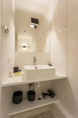 Salle de bains dans l'établissement Appt central avec balcon - Alésia - Montparnasse