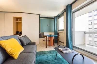 Coin salon dans l'établissement Appt central avec balcon - Alésia - Montparnasse