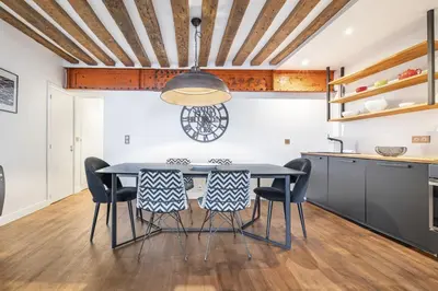 Cuisine ou kitchenette dans l'établissement Ghost