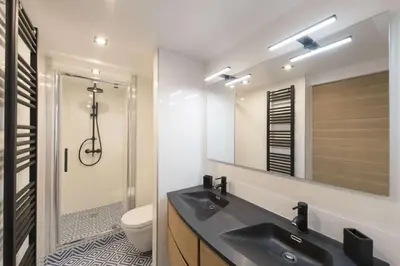 Salle de bains dans l'établissement Leocadia