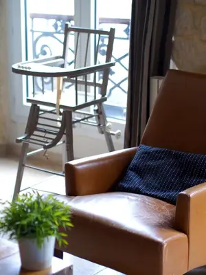 Coin salon dans l'établissement Appartement clair et lumineux au centre de Paris