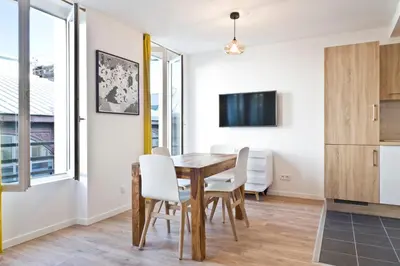 Télévision ou salle de divertissement dans l'établissement Pick A Flat - Bastille / Charonne apartments