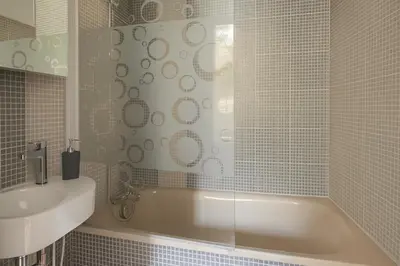 Salle de bains dans l'établissement Hôtel du Parc Montsouris