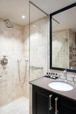 Salle de bains dans l'établissement Hotel Saint-Louis Marais