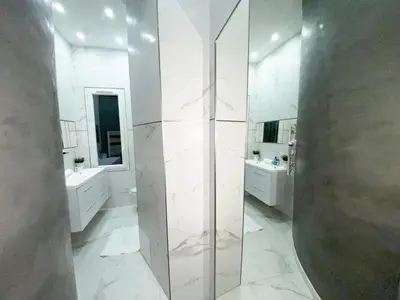 Salle de bains dans l'établissement 72 - Mermoz Mickey Mouse
