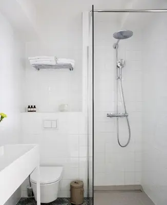 Salle de bains dans l'établissement Hôtel Henriette
