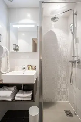 Salle de bains dans l'établissement Hotel de Flore - Montmartre
