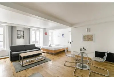 Coin salon dans l'établissement 50m2 rue rambuteau/Pompidou/Marais/Hôtel de Ville