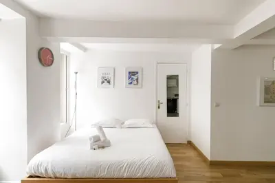 Un ou plusieurs lits dans un hébergement de l'établissement 50m2 rue rambuteau/Pompidou/Marais/Hôtel de Ville