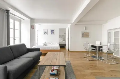 Coin salon dans l'établissement 50m2 rue rambuteau/Pompidou/Marais/Hôtel de Ville