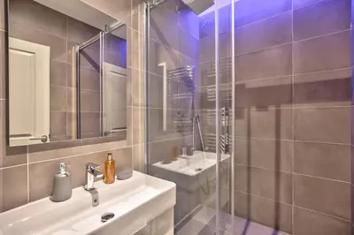 Salle de bains dans l'établissement 73 - Etienne Marcel