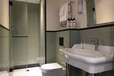Salle de bains dans l'établissement Dadou Paris