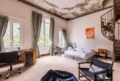 Coin salon dans l'établissement Veeve - Charming Townhouse near Parc Montsouris