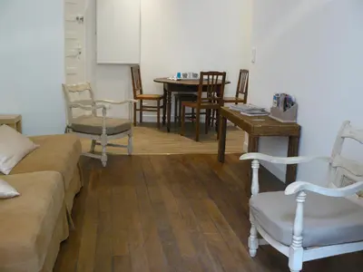 Coin salon dans l'établissement La Cour du 5ème - Chambre d'hôtes