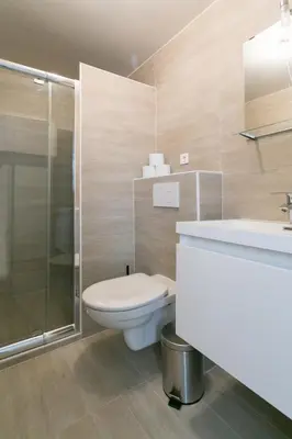 Salle de bains dans l'établissement Lafayette Private Apartment