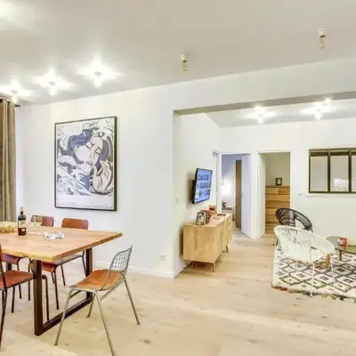 Central & Stylish renovated Parisian apt / 6-8 guests