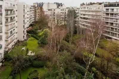 Jardin de l'établissement Appt calme balcon - Porte Maillot - Arc de Triomphe