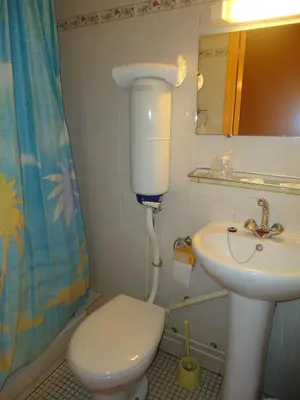 Salle de bains dans l'établissement Hotel des Belges