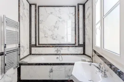 Salle de bains dans l'établissement La Résidence du Sénateur