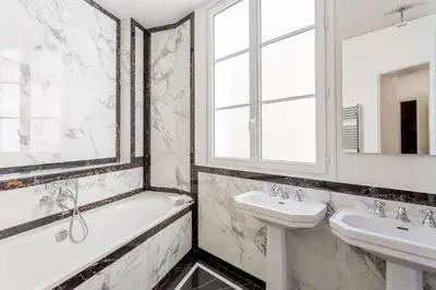 Salle de bains dans l'établissement La Résidence du Sénateur
