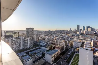 Vue générale sur Puteaux ou vue de la ville depuis l'appartement