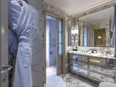 Salle de bains dans l'établissement MARQUIS Faubourg Saint-Honoré - Small Luxury hotels of the World