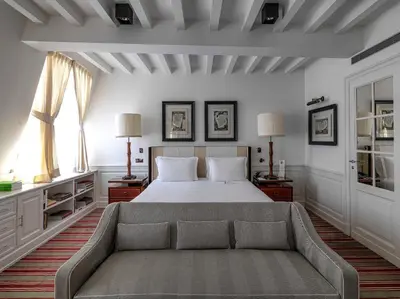 Un ou plusieurs lits dans un hébergement de l'établissement MARQUIS Faubourg Saint-Honoré - Small Luxury hotels of the World