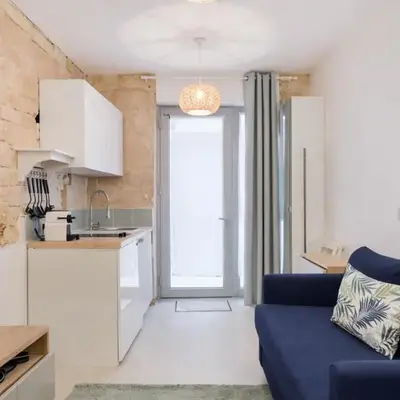 Studio near Le Moulin Rouge and Montmartre