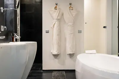 Salle de bains dans l'établissement 1K Paris