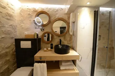 Salle de bains dans l'établissement Loft Basfour-Paris Centre tout équipé avec SAUNA!-Paris 4e