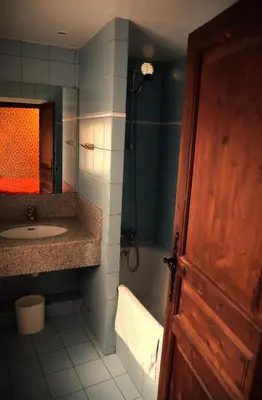 Salle de bains dans l'établissement Hotel du Lys